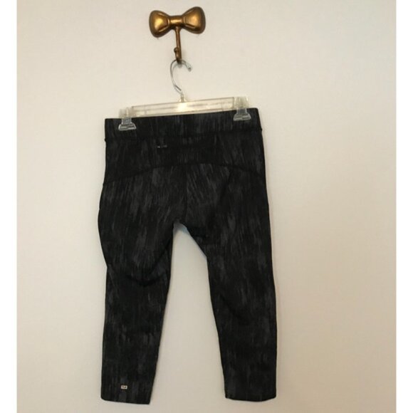 Smartwool Women's Black/Gray Pattern Print Capris PhD - Size Small - Picture 4 of 11